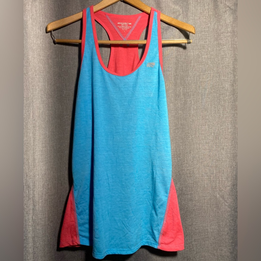 Athletic tank top